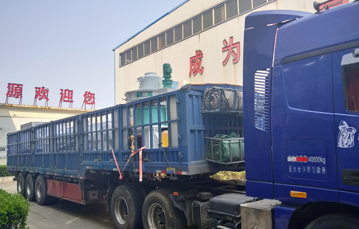 鋸末顆粒機已裝車，準備發(fā)往山東濟寧.jpg
