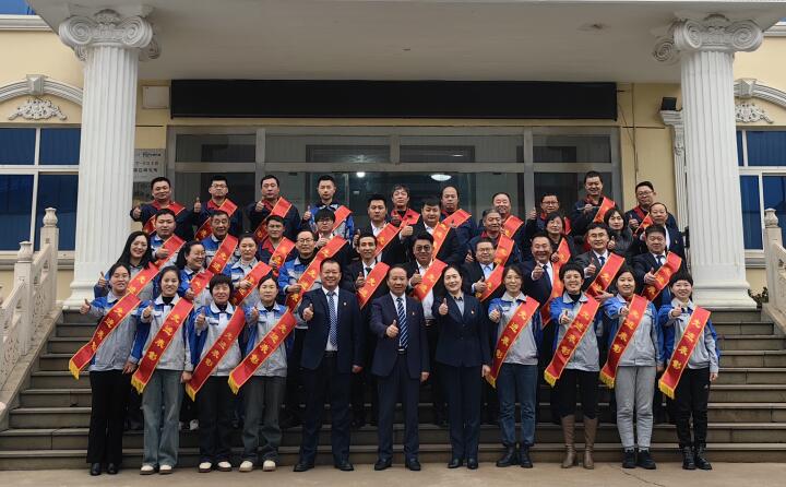 超！多！獎(jiǎng)！山東金格瑞隆重召開2023年度總結(jié)表彰大會！.jpg