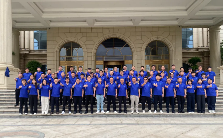 本次五一銷售分享會不僅是一次銷售成果的總結(jié)會，更是一場凝聚團(tuán)隊力量、激發(fā)銷售斗志的動員會.png